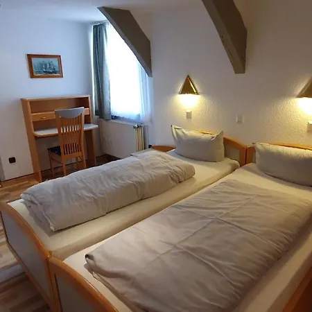 Zur Krone מלון האמלן