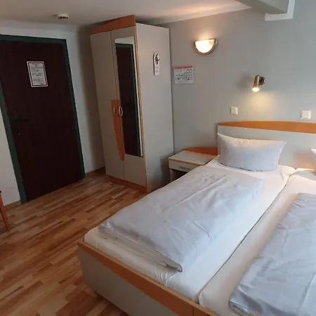 Zur Krone Hotel 3*
