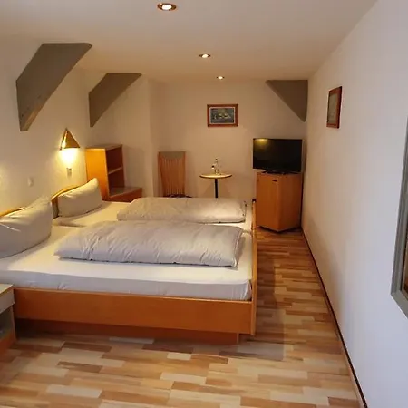 Zur Krone Hotel