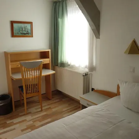 Zur Krone 3* האמלן