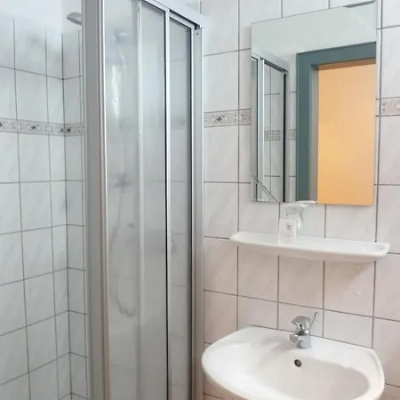 מלון Zur Krone 3*