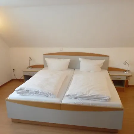 Zur Krone האמלן